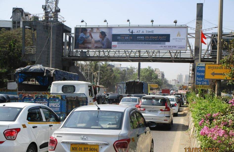 FOB - WEH-Dahisar Toll Naka - towards dahisar,   WESTERN EXPRESS HIGHWAY,   Mumbai,   Maharashtra