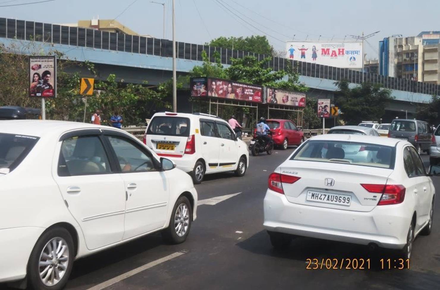 Street Furniture BQS - WEH Santacruz Milan Subway towards Airport - towards western express highway,   Western Suburb,   Mumbai,   Maharashtra