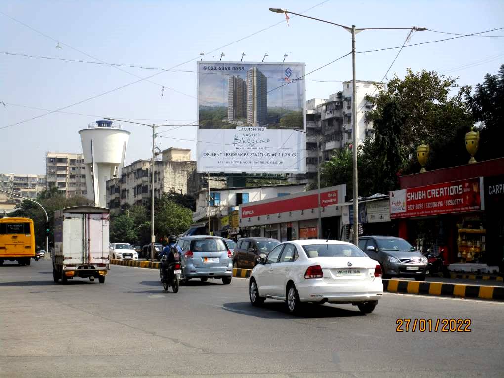 hoarding - Andheri rob Nr Navneet Motors fcg trf going to Highway -M/T - Nr Navneet Motors,   Andheri,   Mumbai,   Maharashtra