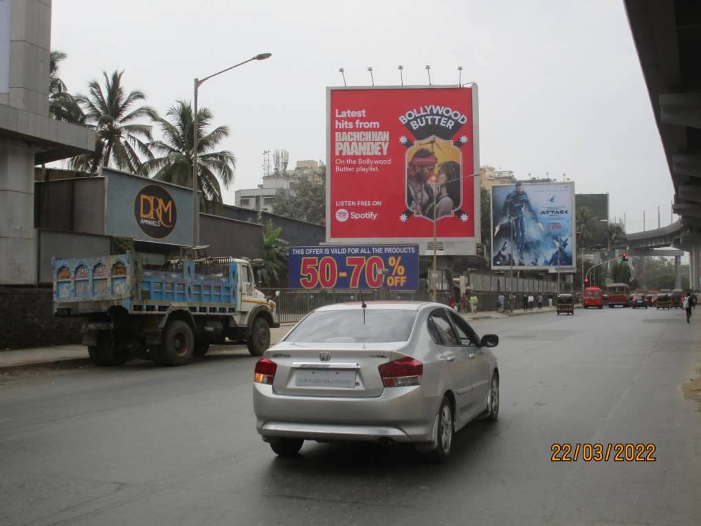 hoarding - Andheri Link Road Chitrakoot Ground trf going towards JVPD - 3-M/T - towards JVPD,   Andheri,   Mumbai,   Maharashtra