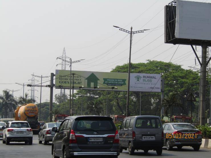 Gantry - EEH at Vikhroli Godrej Trees Signal -TFT Mulund to Sion - towards vikhroli,   EEH-GHATKOPAR/MULUND,   Mumbai,   Maharashtra