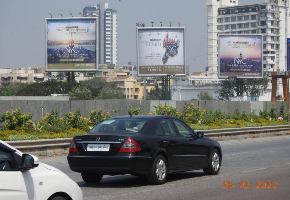 Hoarding - On WEH, BWSL (Site No :- 8)-E/T - towards bandra,   Bandra,   Mumbai,   Maharashtra