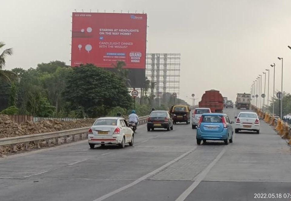 Hoarding - ET 001 - Ghatkopar EEH Going towards Mulund - near Adani Project,   Thane,   Thane,   Maharashtra