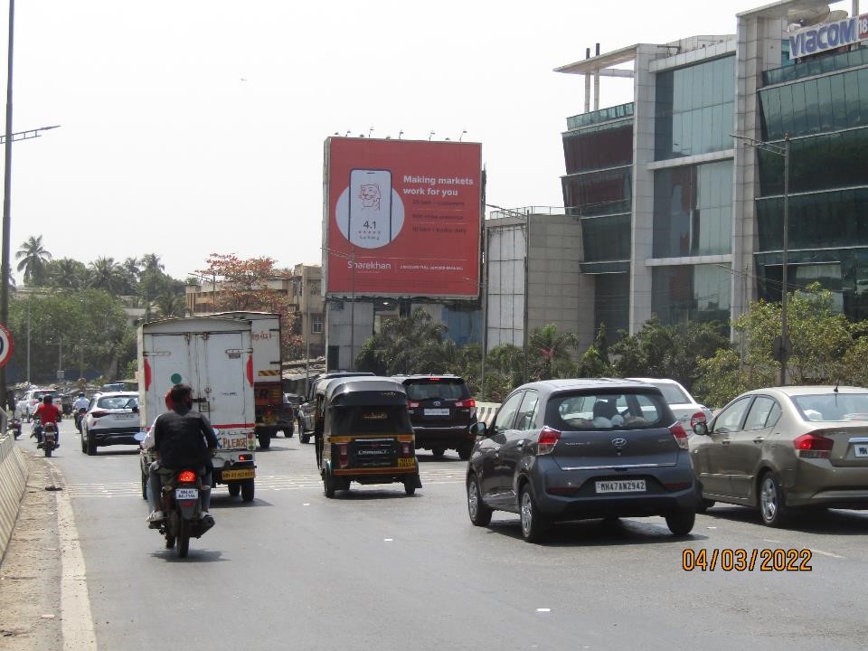 Hoarding - Vileparle-Andheri - on W.E.Highway on Jog No.1,   Thane,   Thane,   Maharashtra