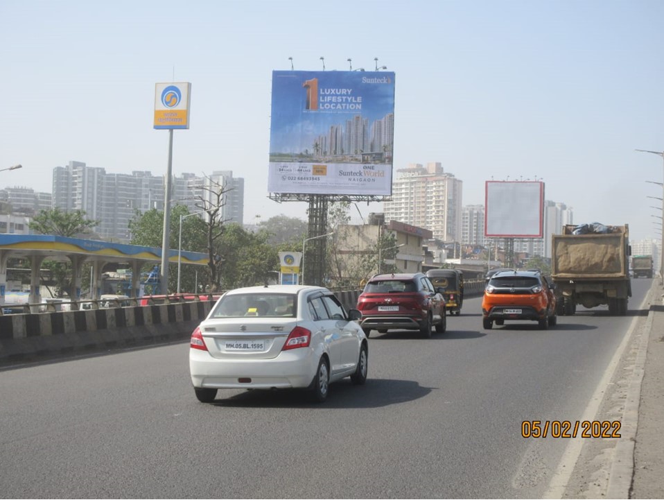 Hoarding - WEH, Kashimira - going towards Dahisar near HP Petrol Pump,   Thane,   Thane,   Maharashtra