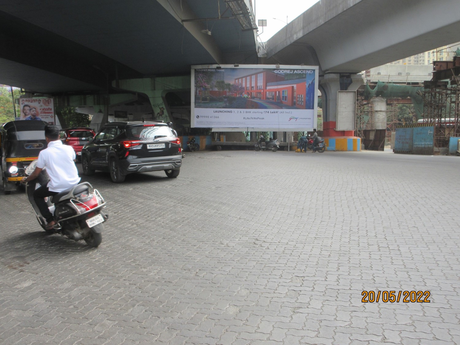 Unipole - Below Majiwada Flyover Junction - Below Majiwada Flyover Junction,   Thane,   Thane,   Maharashtra