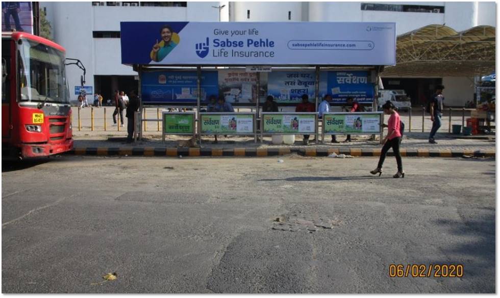 Bus Queue Shelter - Vashi Stn Raghuleela Mall -1,   Vashi,   Navi Mumbai,   Maharashtra