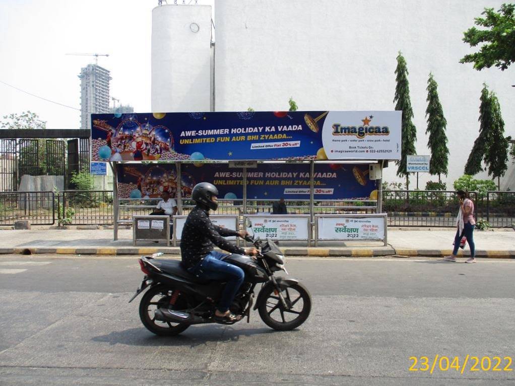 Bus Queue Shelter - Vashi Stn Inorbit Mall towards Stn (Right),   Vashi,   Navi Mumbai,   Maharashtra