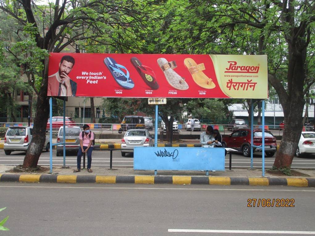 Bus Queue Shelter - Vashi Sector 4 / Masjid.,   Vashi,   Navi Mumbai,   Maharashtra