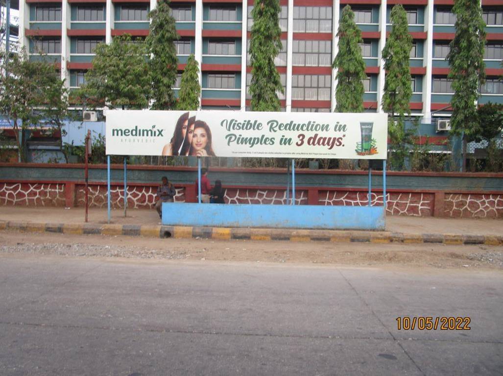 Bus Queue Shelter - R.T.O. Office / Sector 16.,   Vashi,   Navi Mumbai,   Maharashtra