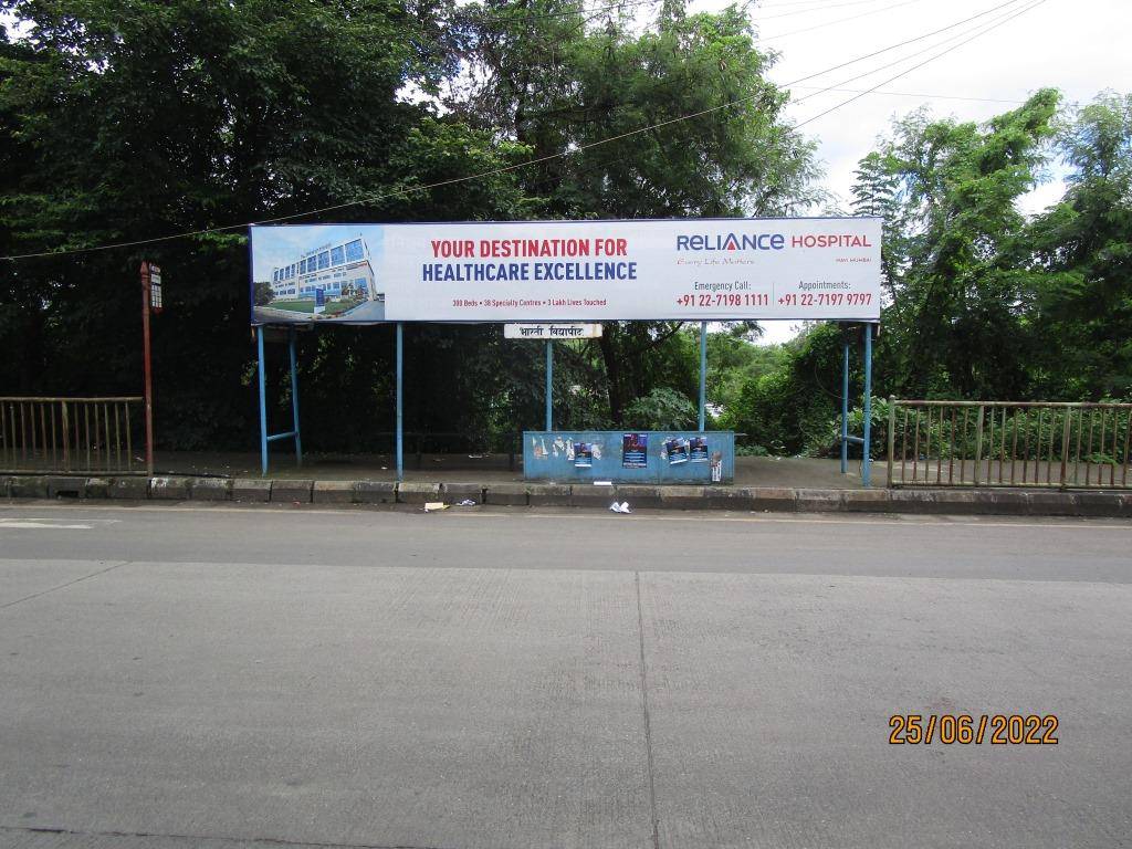 Bus Queue Shelter - Bharti Vidyapeeth. (SECTOR 7),   CBD Belapur,   Navi Mumbai,   Maharashtra
