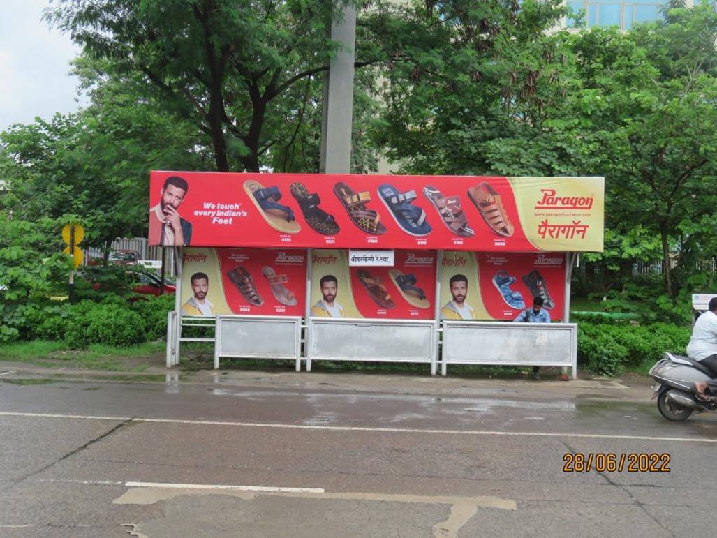 Bus Queue Shelter - I.C.I. (KOPER KHERNE STATION) Towards Vashi,   Thane Belapur Road,   Navi Mumbai,   Maharashtra