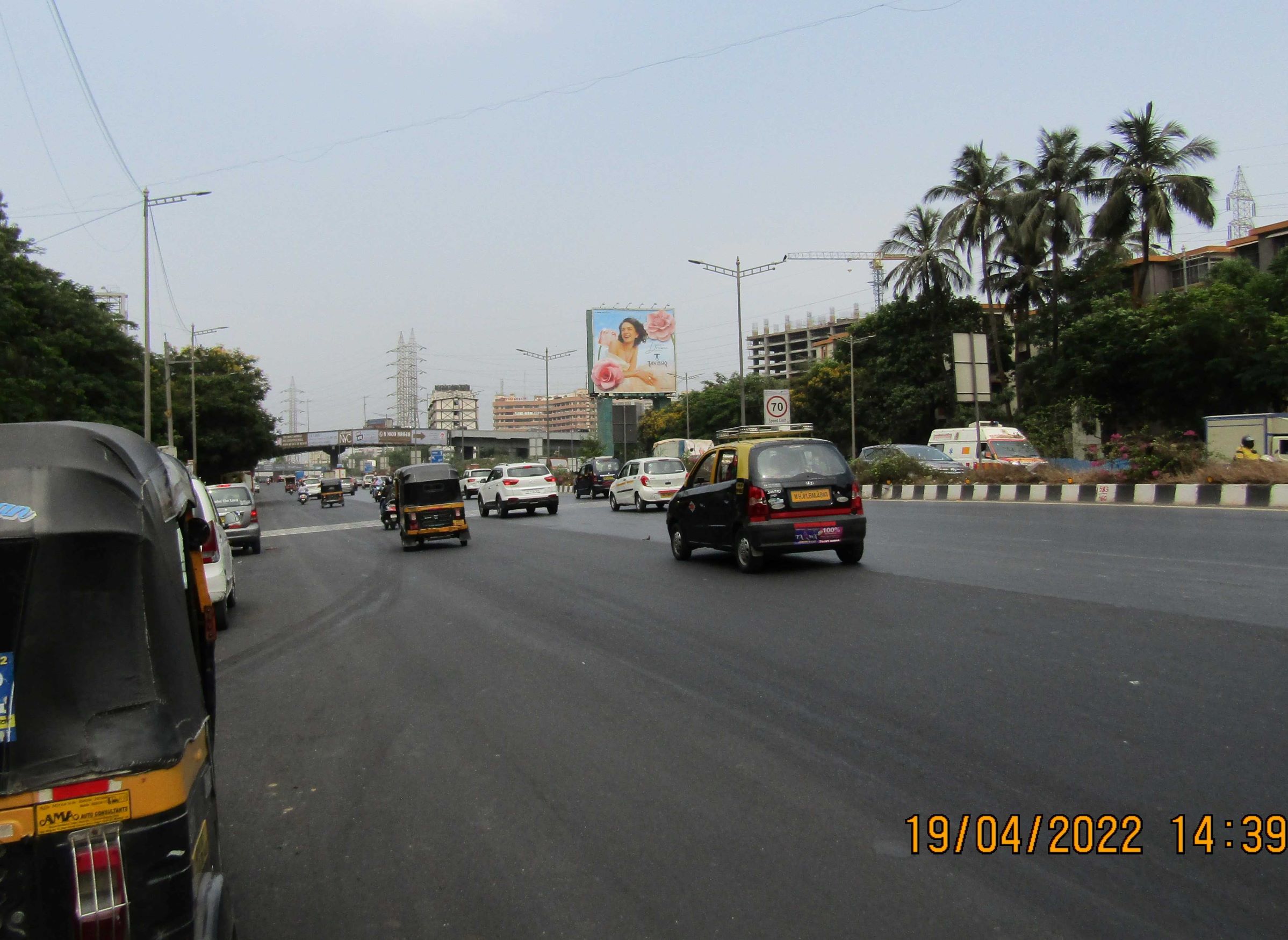 Hoarding - Sion Chunabhatti,  E.E.Highway,  BKC Connector Flyover Exit- ET - 3rd Site,   Sion,   Mumbai,   Maharashtra