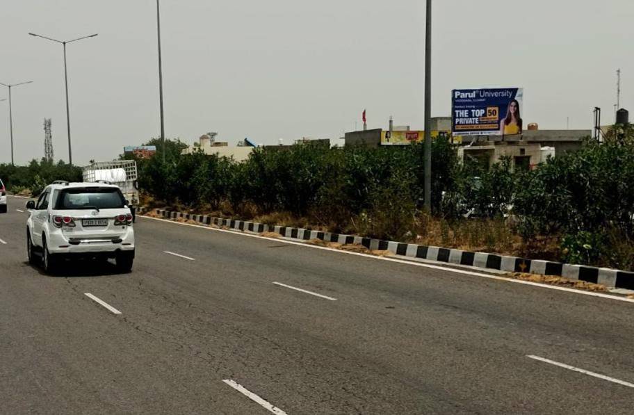 Hoarding - Ludhiana – Mullanpur Road towards  ludhiana,  Ludhiana,  Punjab