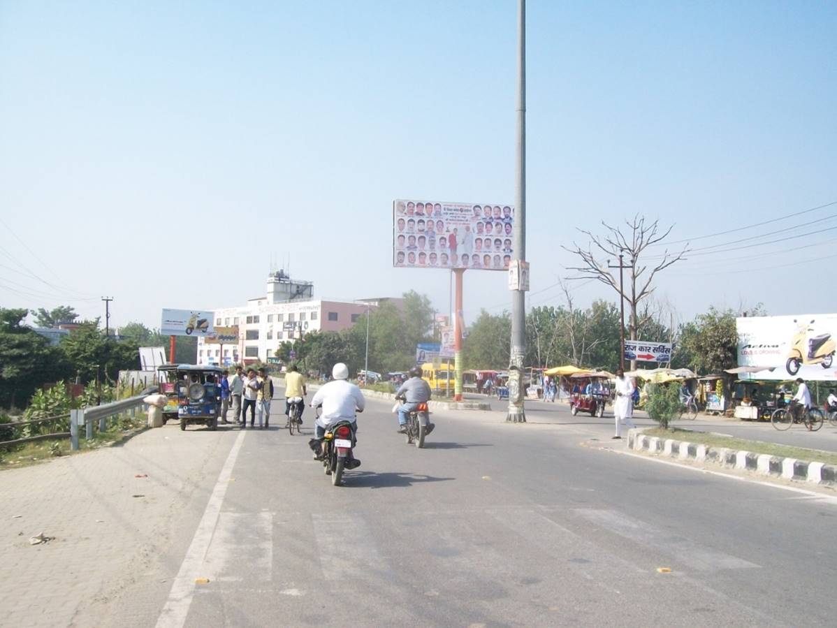 Unipole-Shoppers Street Near Roadways Bus Stand, Rudrapur, Uttarakhand