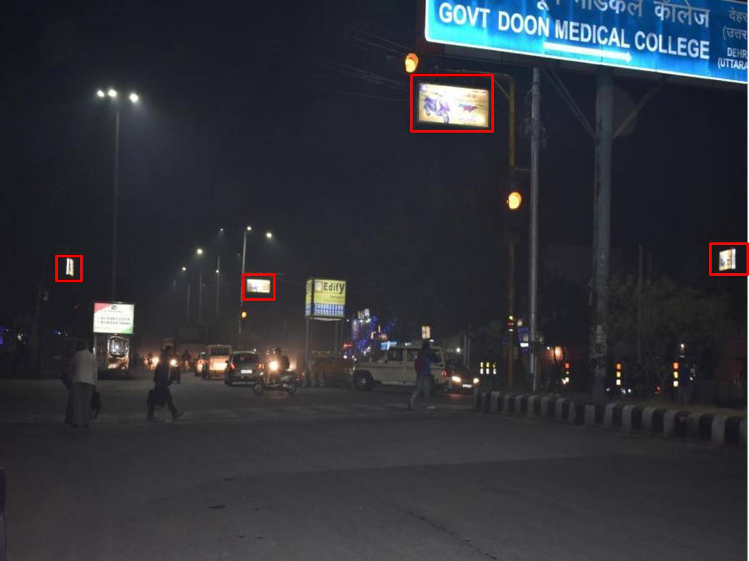 Traffic Signals-Kargi Chowk, Dehradoon, Uttarakhand