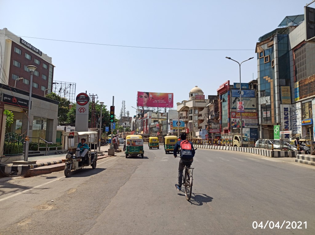 Billboard - Hussainganj Chauraha Fcg. Vidhan Sabha,  Lucknow, Uttar Pradesh