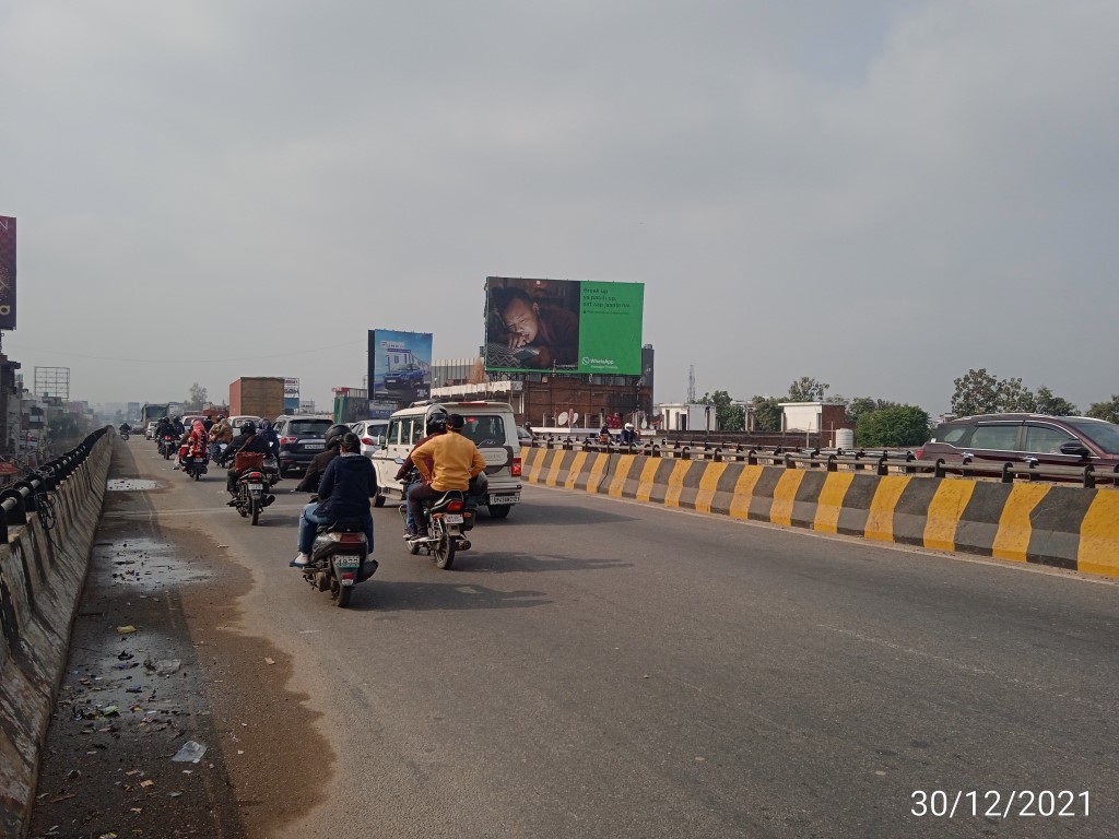 Billboard - Matiyari Flyover Fcg. BBD University,  Lucknow, Uttar Pradesh