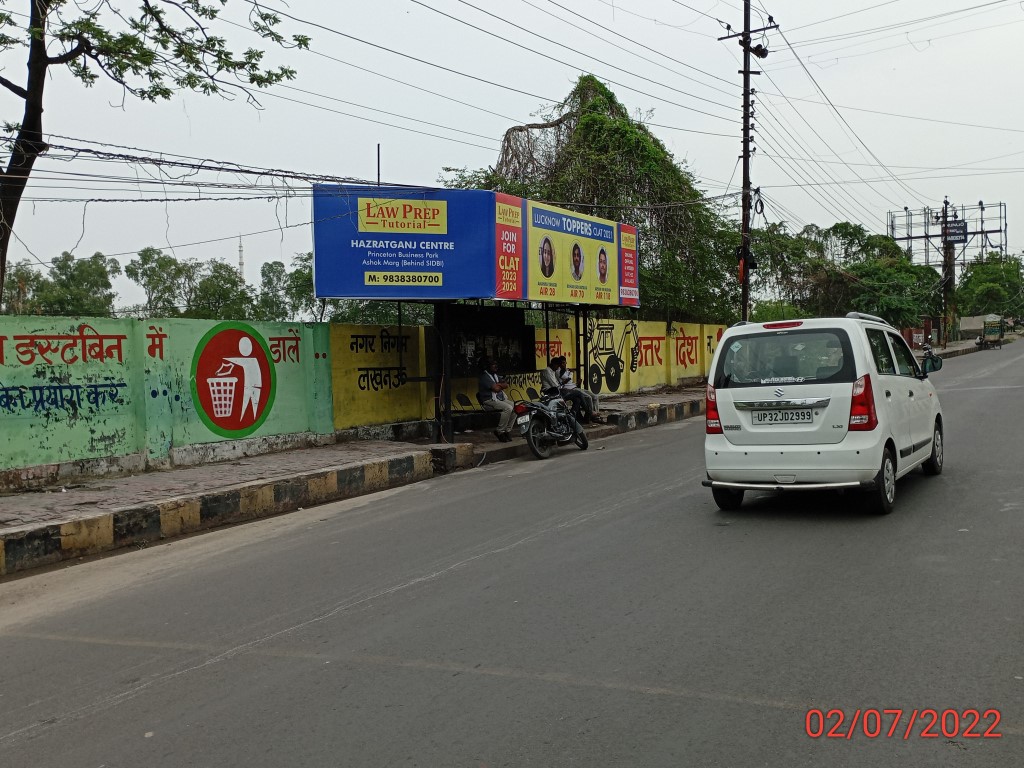 BQS - Nishatganj Towards Hazratganj,  Lucknow, Uttar Pradesh