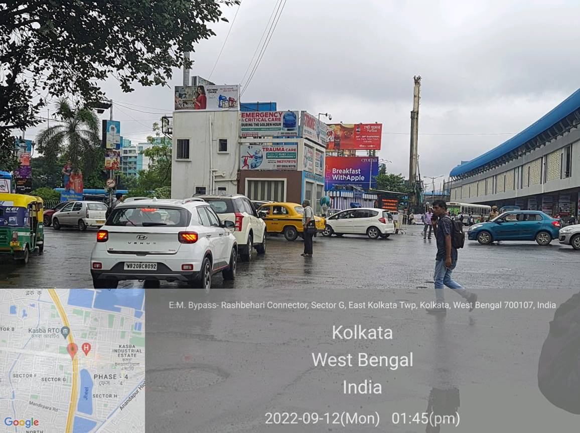 Police booth - Ruby Crossing near Gateway Hotel, Kolkata, West Bangal