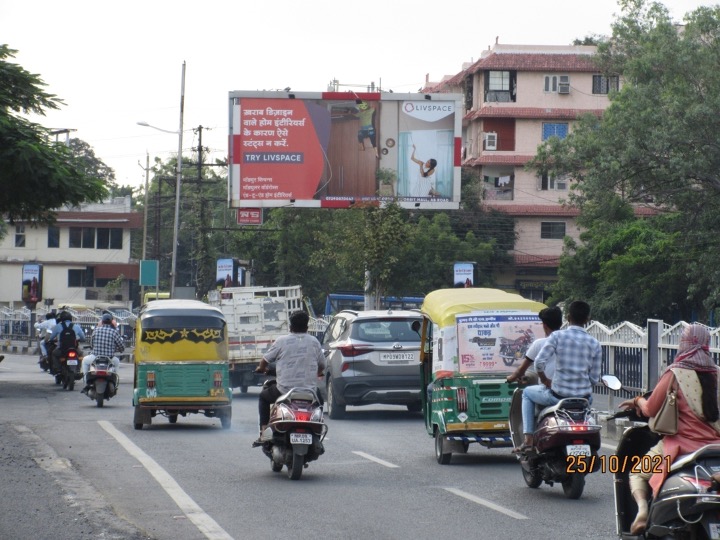 Unipole - M.Y Hospital Road, Indore, Madhya Pradesh