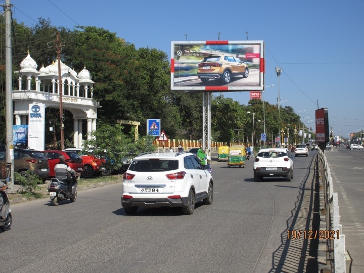 Unipole - Rajiv Gandhi Circle, Indore, Madhya Pradesh