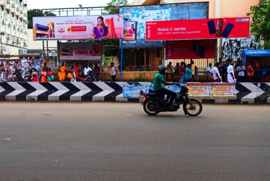 SS Bus Shelter-Kalavasal Junction Mapilai Vinayagar Theater,  Madurai, Tamilnadu