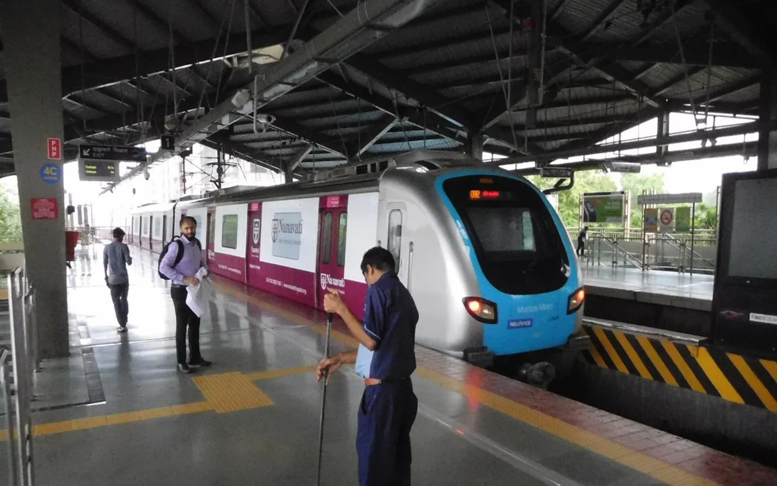 Mumbai Metro Exterior Wrap