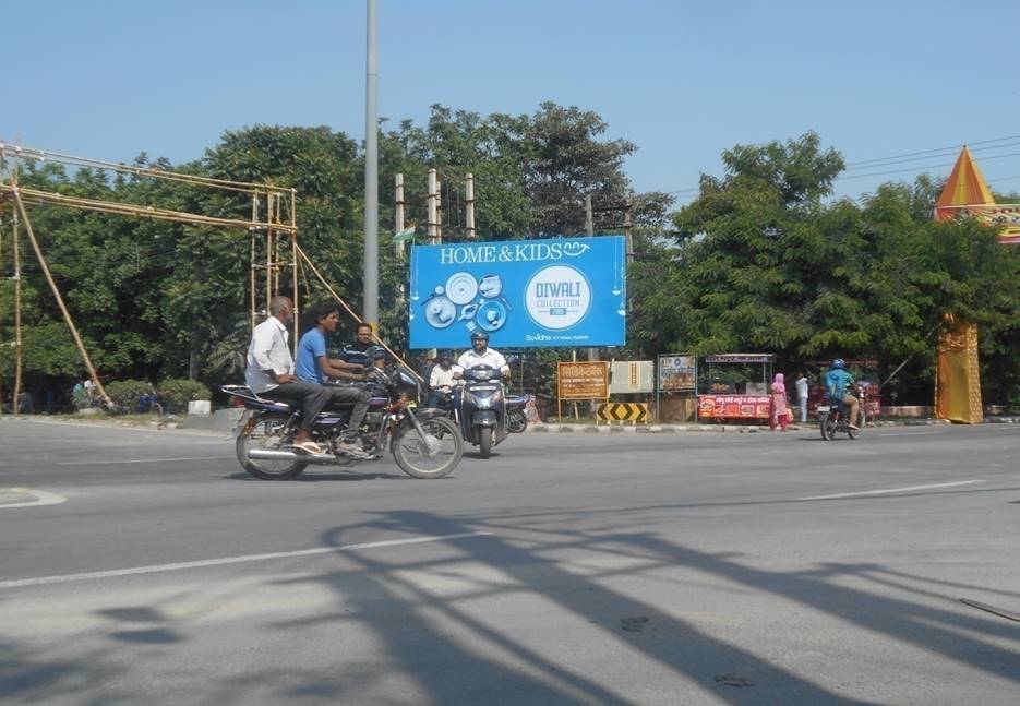 Outdoor Advertising image