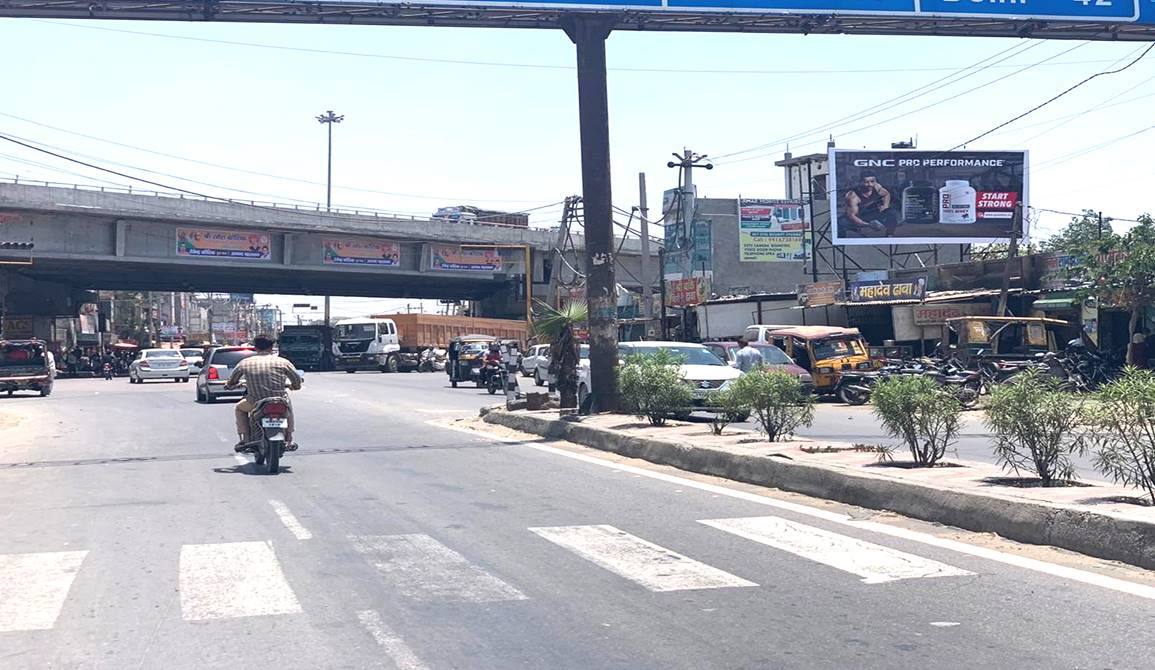 Outdoor Advertising image