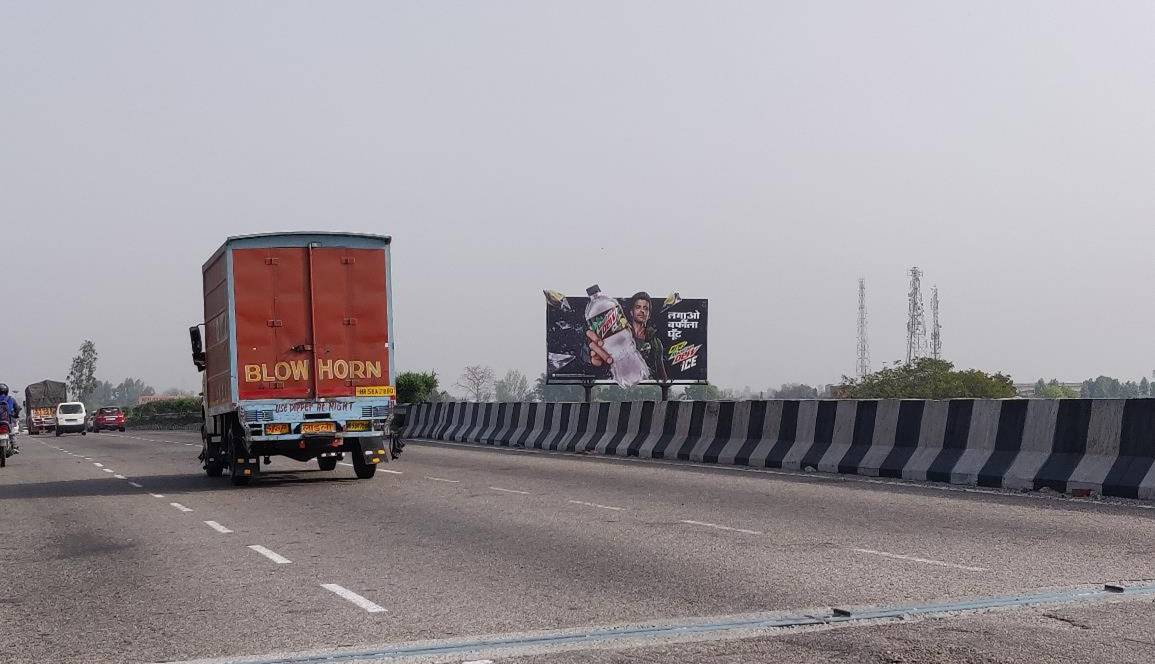 Outdoor Advertising image