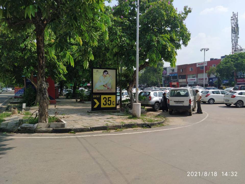 Outdoor Advertising image