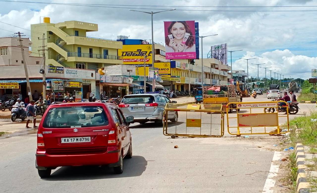 Outdoor Advertising image