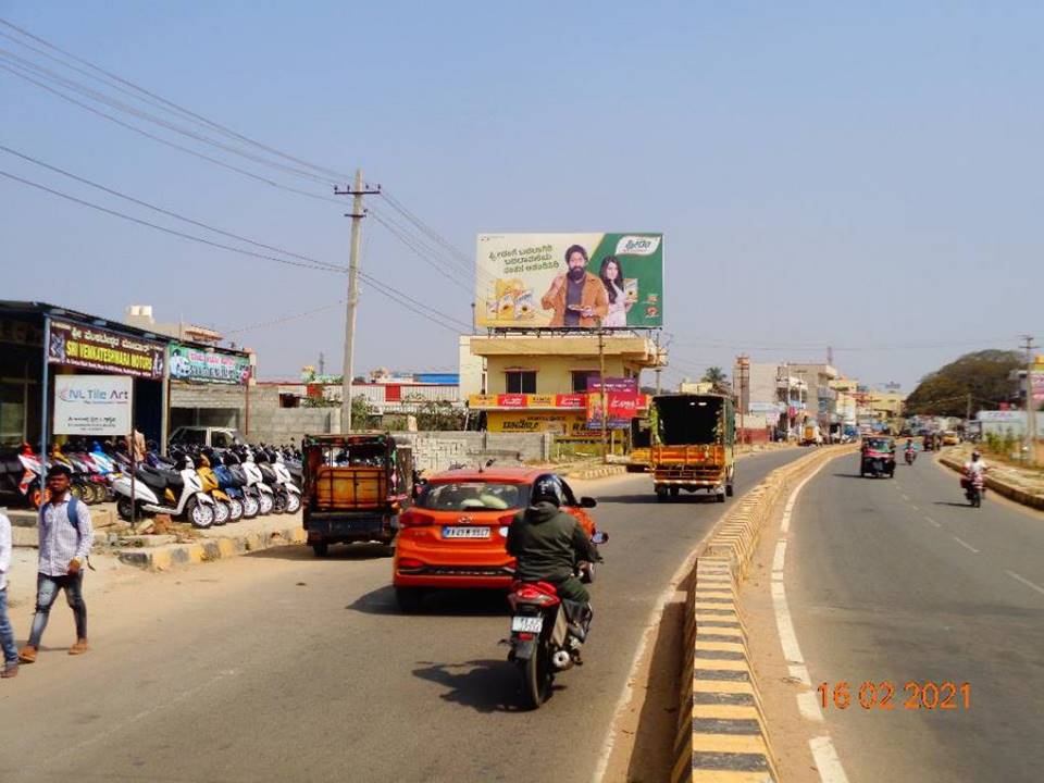 Outdoor Advertising image