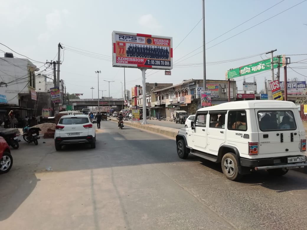 Outdoor Advertising image