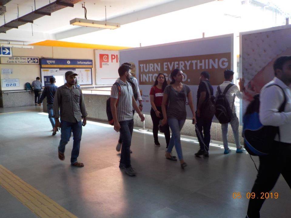 Outdoor Advertising image