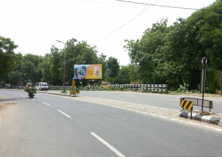 Outdoor Advertising image