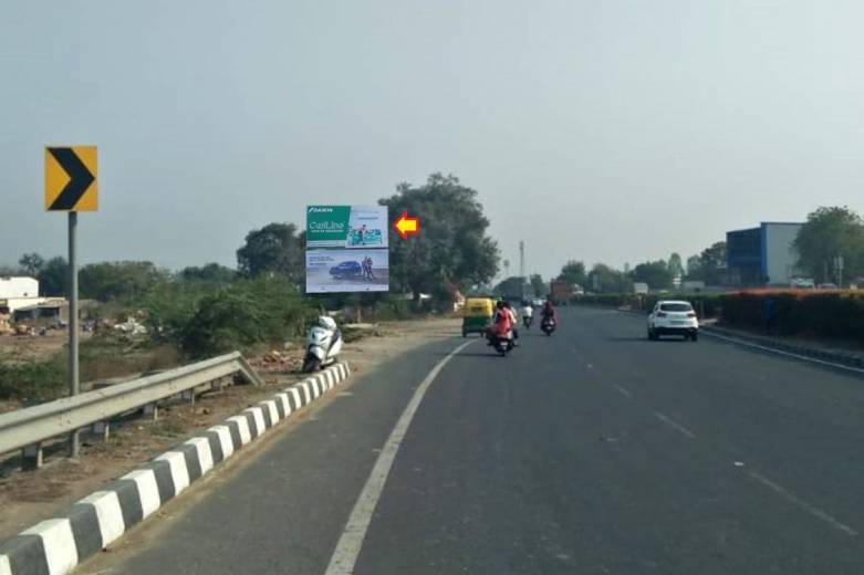 Outdoor Advertising image