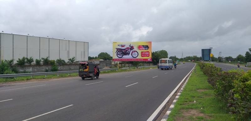 Outdoor Advertising image