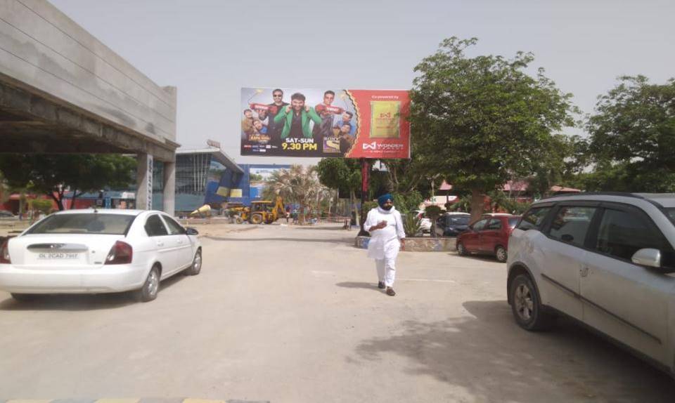 Outdoor Advertising image