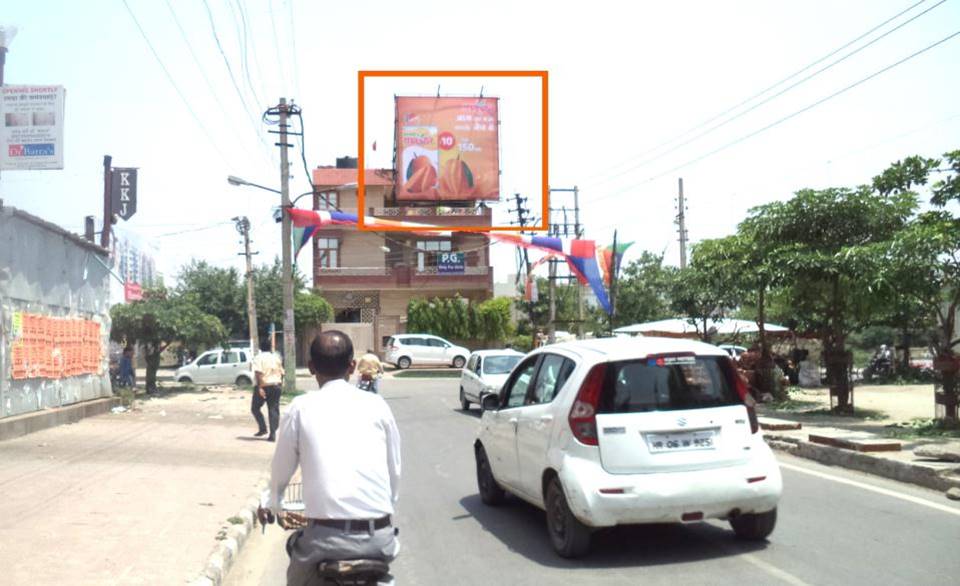 Outdoor Advertising image