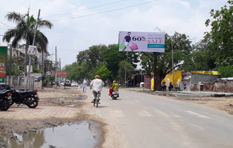 Outdoor Advertising image