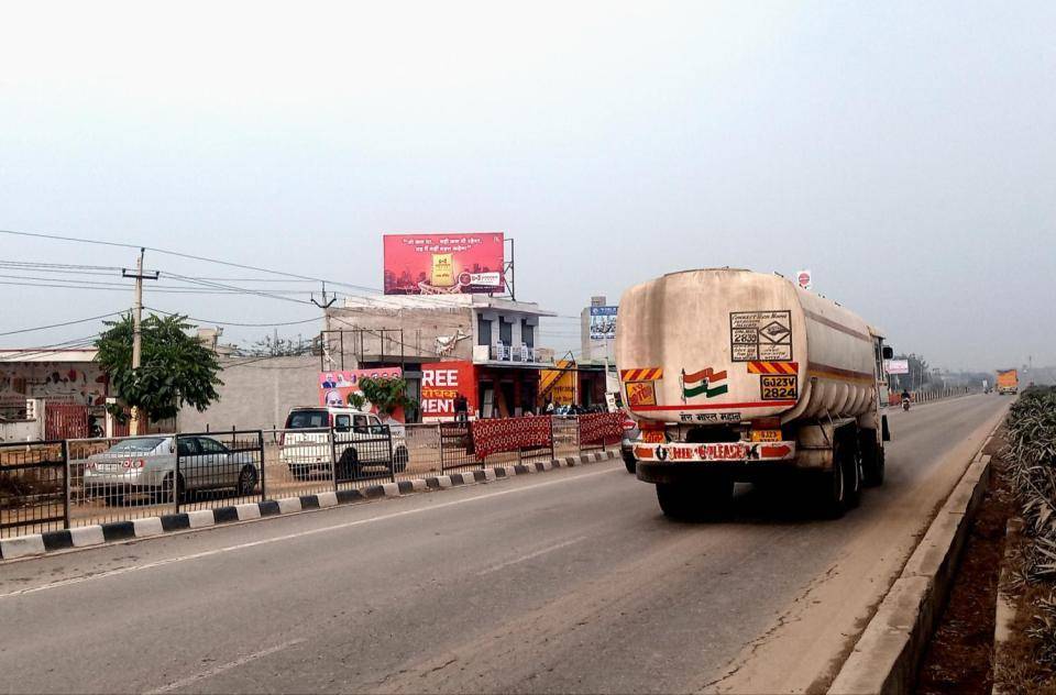 Outdoor Advertising image