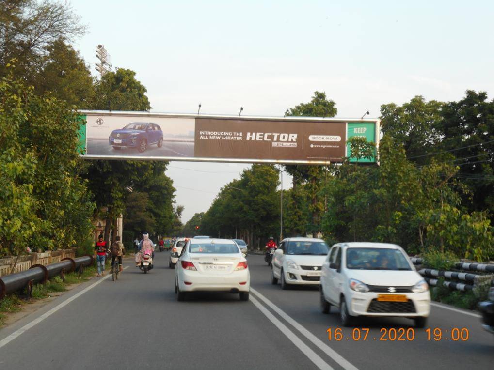 Outdoor Advertising image