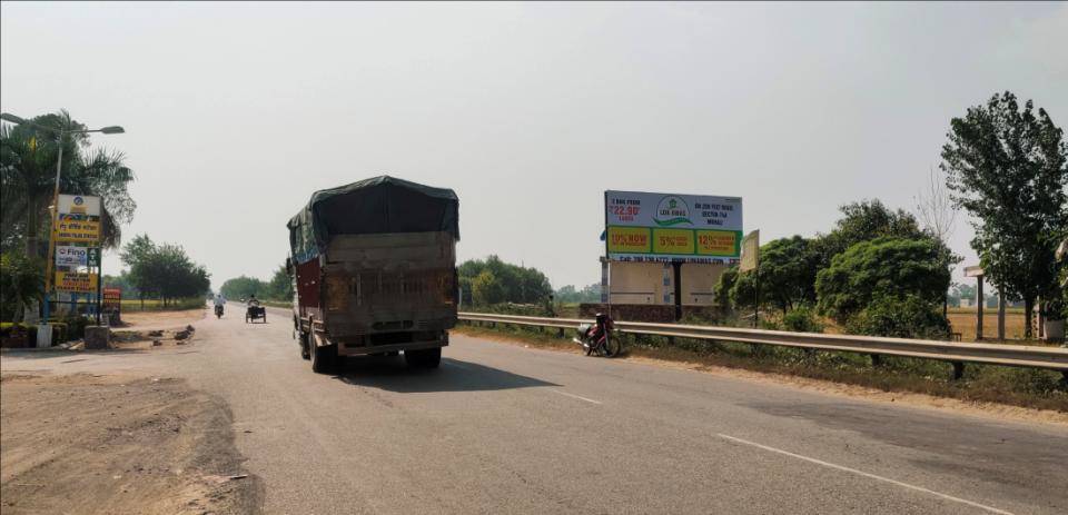 Outdoor Advertising image