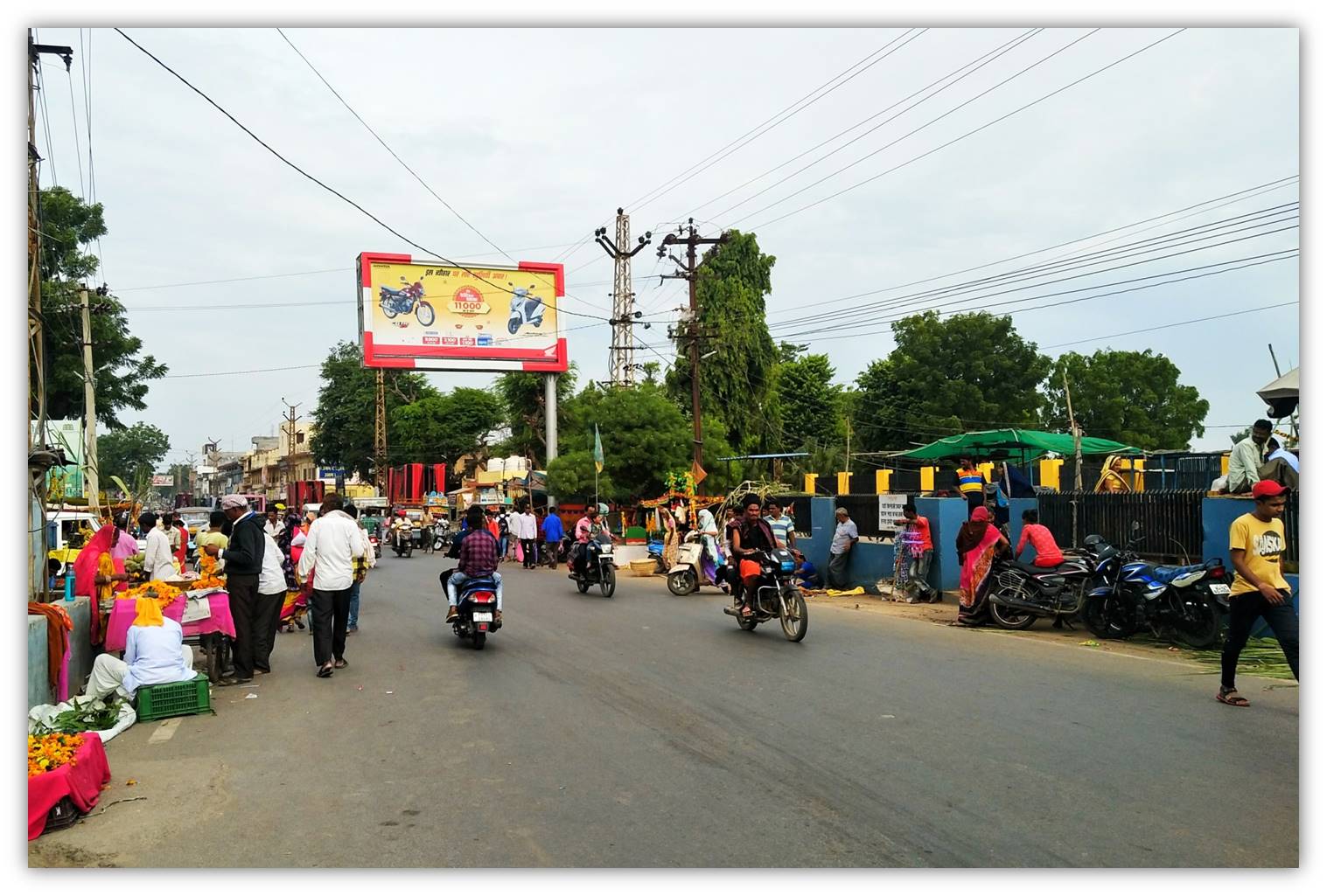 Outdoor Advertising image