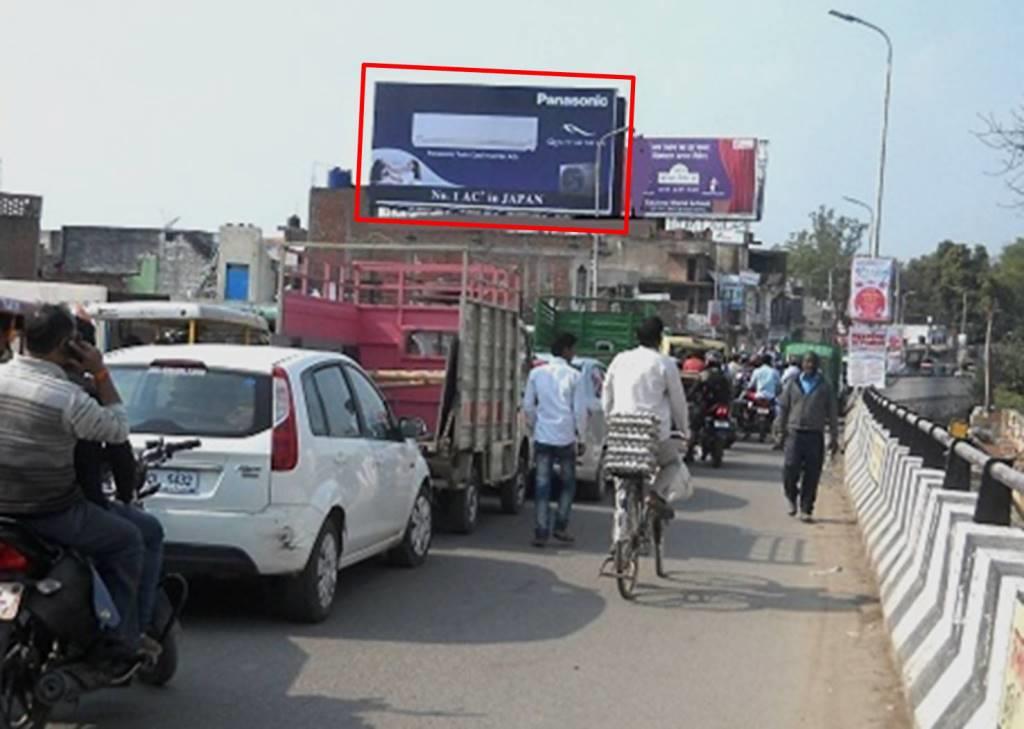 Outdoor Advertising image