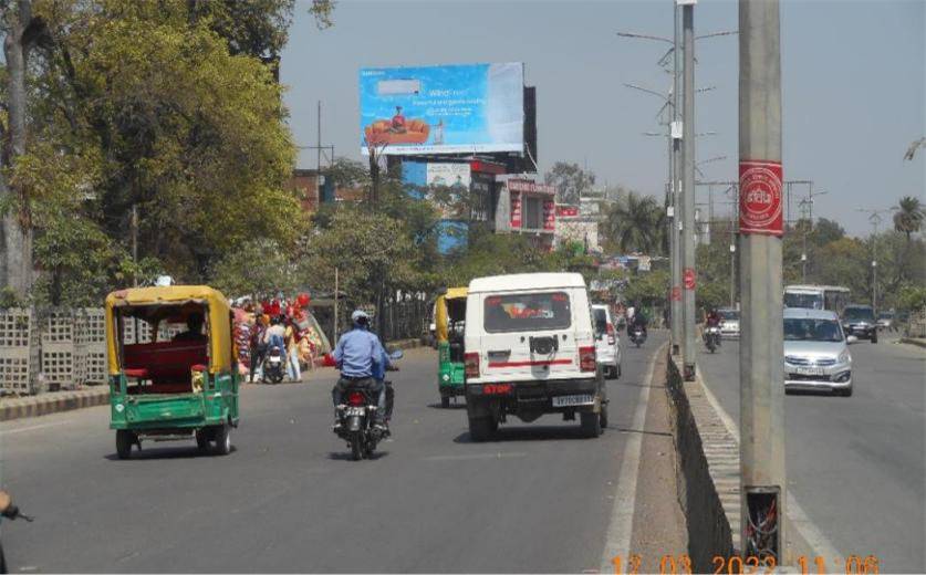 Outdoor Advertising image