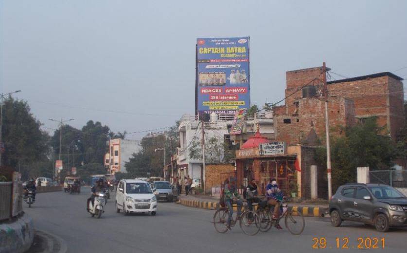 Outdoor Advertising image