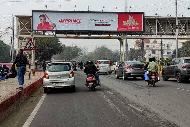 Outdoor Advertising image